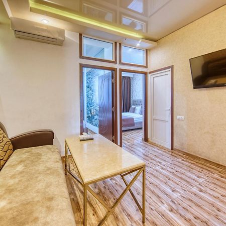 Aleppo Hotel Jerevan Exteriör bild