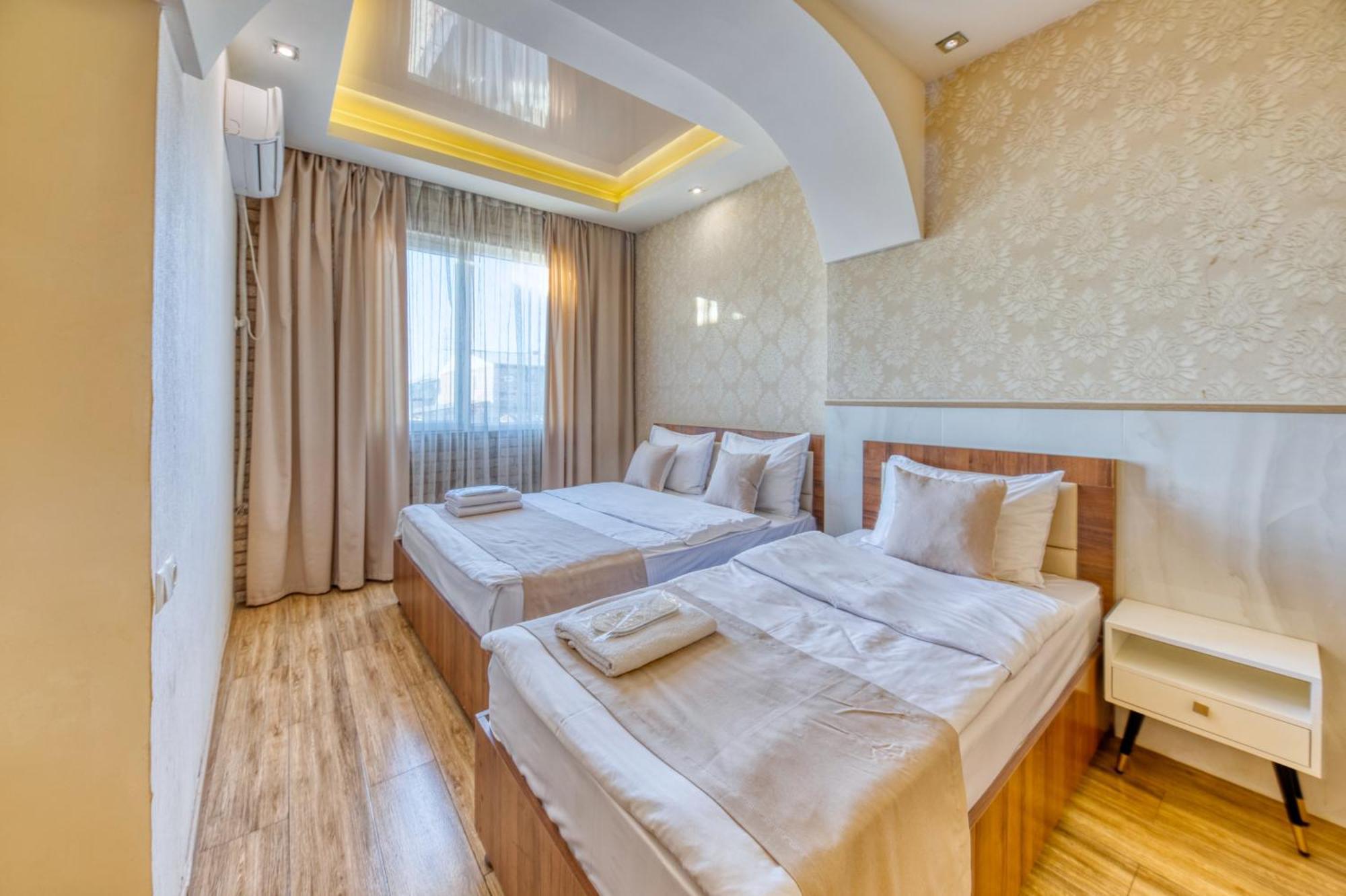 Aleppo Hotel Jerevan Exteriör bild