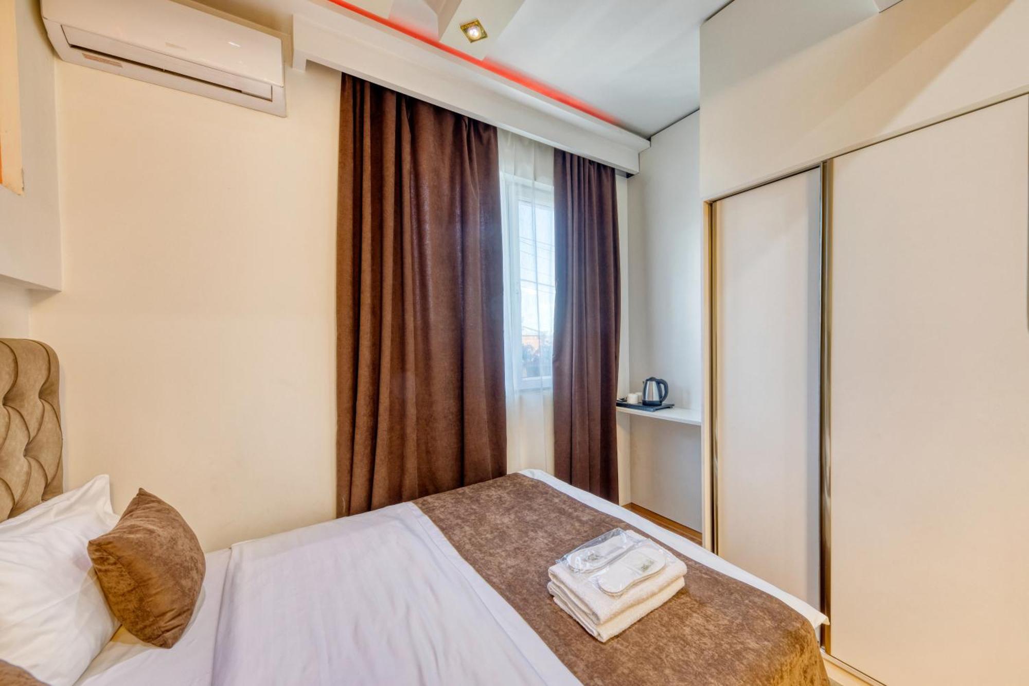 Aleppo Hotel Jerevan Exteriör bild