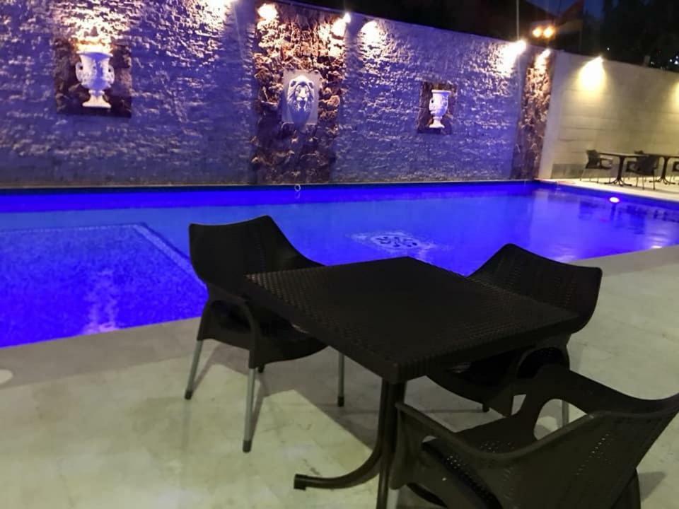 Aleppo Hotel Jerevan Exteriör bild